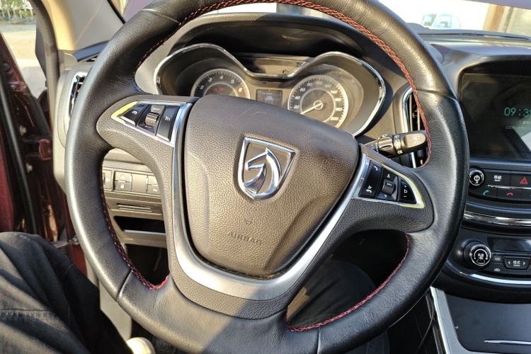 Used Baojun 560 2015 1.8L manual luxury version