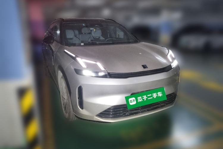 Used Lynk & Co 08 EM-P 2023 120km Long-Range Halo Front Right 45 Deg