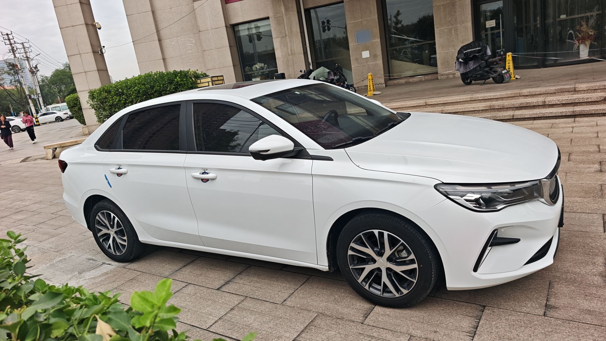 Geely Auto Emgrand 2022 4th Generation 1.5L Manual Luxury Model — снимка 14