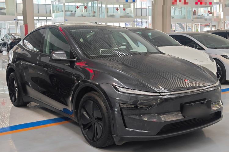 Used Tesla Model Y 2025 Rear-Wheel-Drive Version Front Right 45 Deg