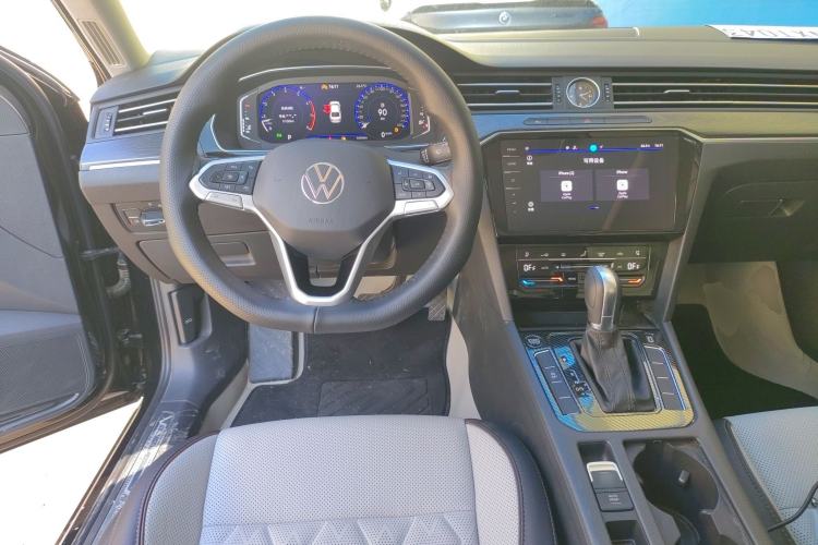 Used Volkswagen Magotan 2026 30 Million Vehicles Selected Model 380TSI DSG Luxury Edition Steering Wheel