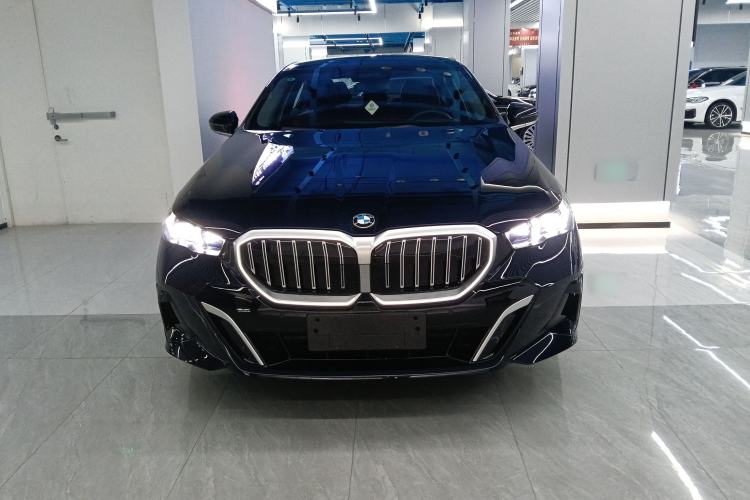 Used BMW 5 Series 2025 530Li Luxury Edition M Sport Package

