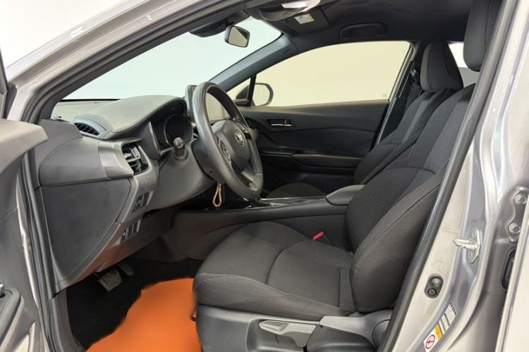 Used Toyota IZOA 2018 2.0L Yidong Version China V Standard
