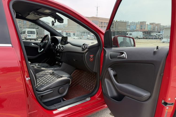 Used Mercedes-Benz B-Class 2017 B 180 Interior 3