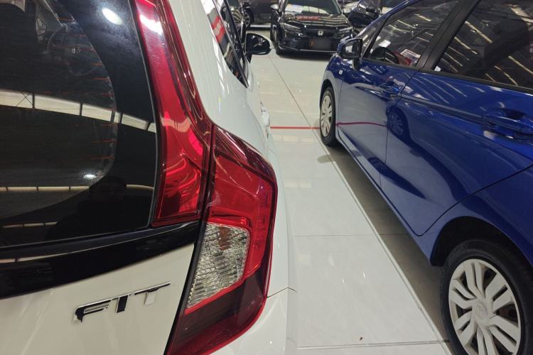 Used Honda Fit 2016 1.5L LXS CVT Comfort Sunroof Version Right Rear Taillight