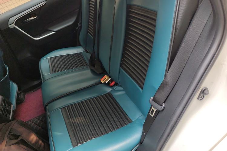 Used Toyota RAV4 2020 Dual-Engine 2.5L E-CVT Two-Wheel Drive Elite Edition Left Rear Seat