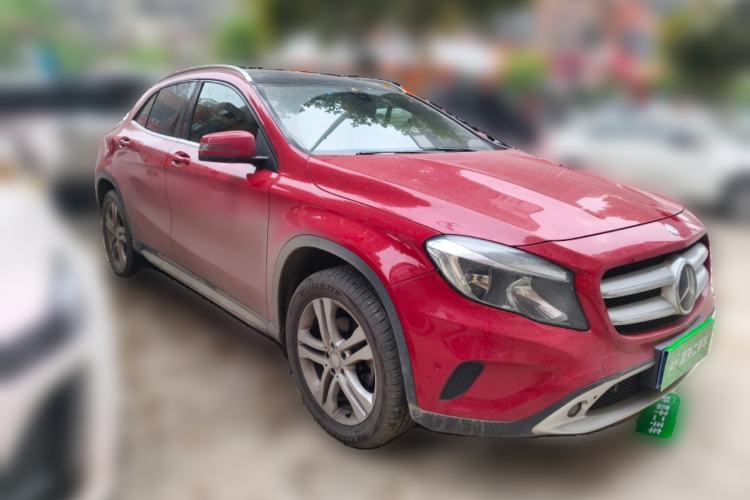 Used Mercedes-Benz GLA 2016 GLA 200 Sport Edition Front Right 45 Deg