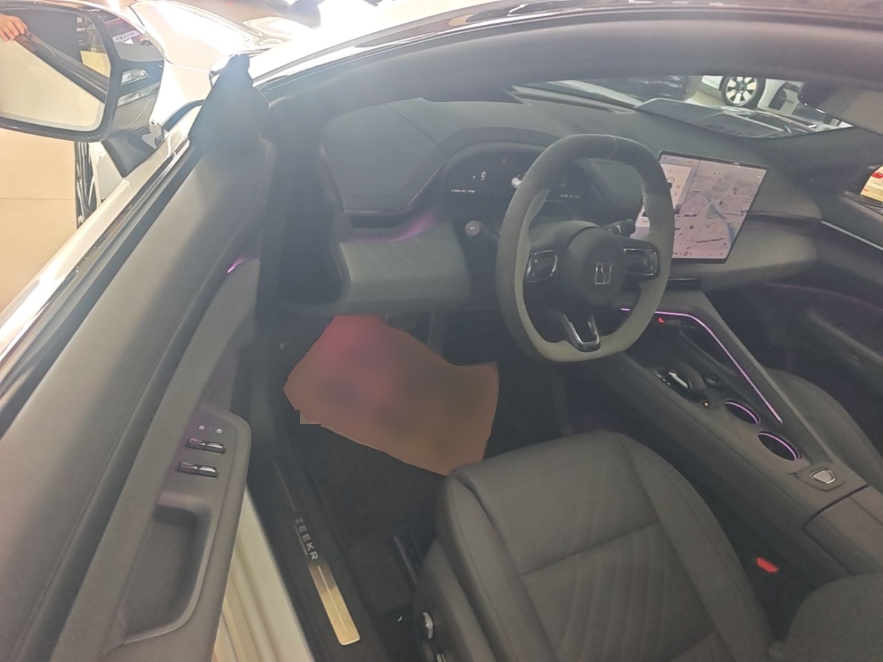 Zeekr 001 2024 YOU Edition 100 kWh All-Wheel Drive — снимка 18