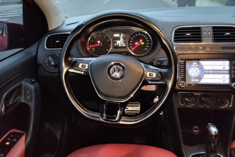 Used Volkswagen Polo 2016 1.6L Automatic Comfort Model
