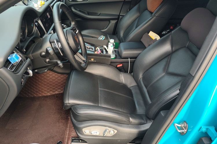 Used Porsche Macan 2022 Macan S 2.9T Left Front Seat