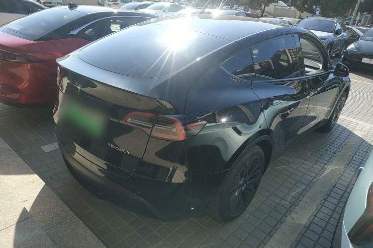 Used Tesla Model Y 2023 Rear-Wheel-Drive Version
