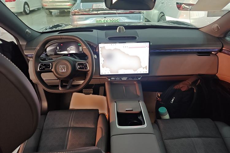 Used Zeekr 7X 2025 100 kWh Long-Range Rear-Wheel Drive with Intelligent Driving Features
