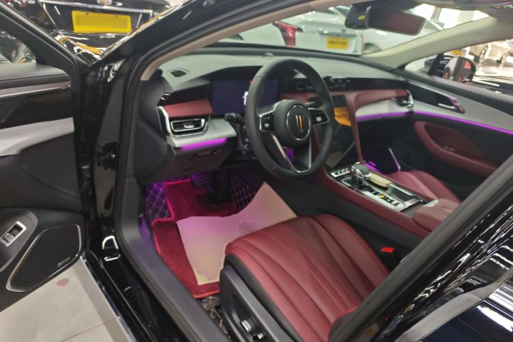 Used Hongqi H5 2025 2.0T Automatic Flag Edition – 500 000 Units Commemorative Version
