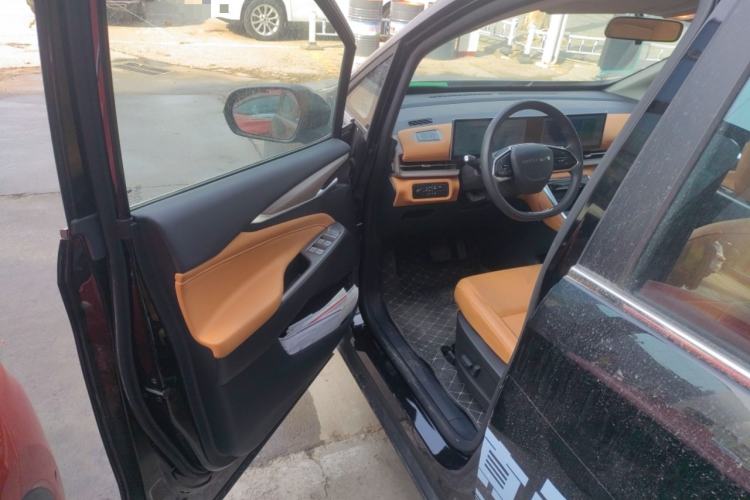 Used SAIC MAXUS G50 PHEV 2025 Leading Edition Driver Seat