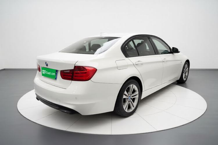 Used BMW 3 Series 2015 320i Luxury Edition Sports Design Package Exterior 5
