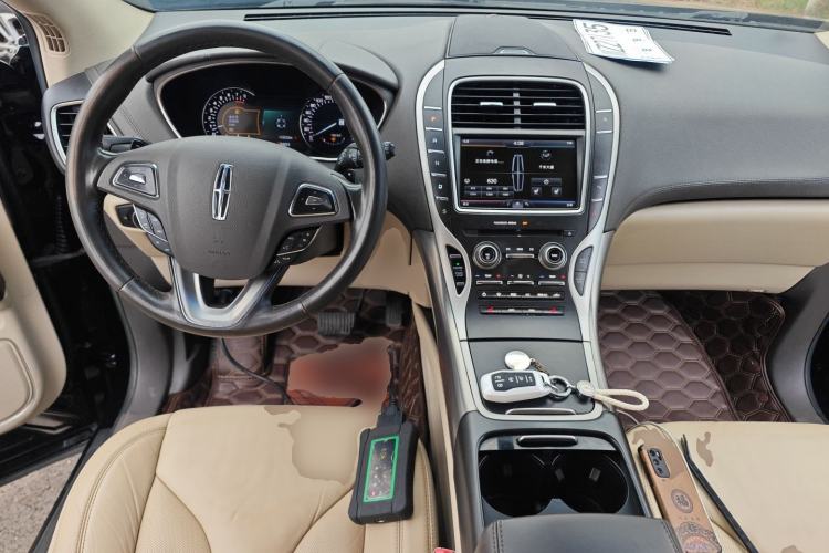 Used Lincoln MKX 2015 2.0T Two-Wheel Drive Deluxe Edition