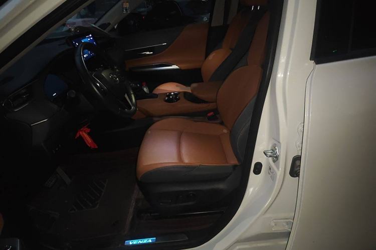 Used Toyota Venza 2023 2.0L CVT Two-Wheel Drive Prestige Version
