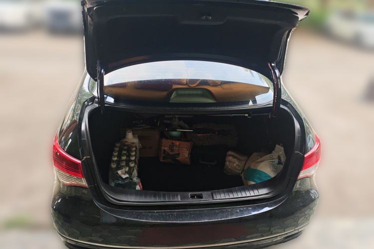 Used Nissan Sylphy 2016 Classic 1.6XE Automatic Comfort Edition Trunk