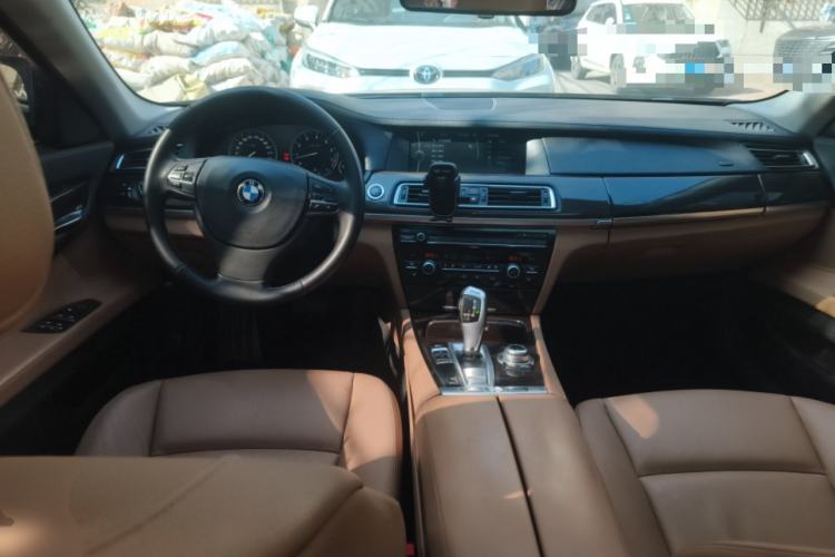 Used BMW 7 Series 2011 730Li Elegant Model Center Console