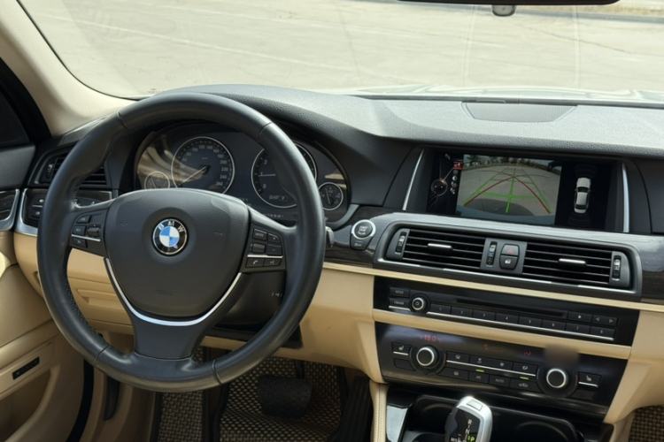 Used BMW 5 Series 2014 525Li Luxury Design Package
