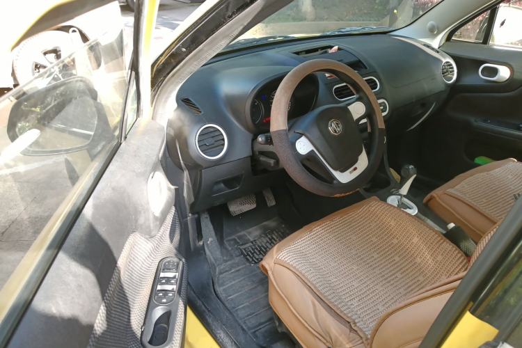 Used MG 3 2011 1.5L AMT Elite Edition Driver Seat