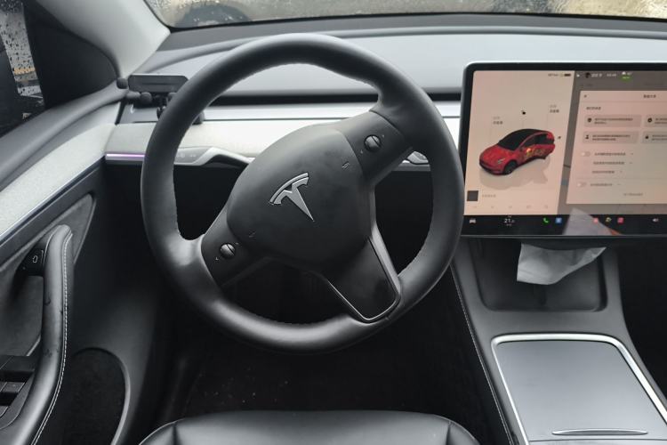 Used Tesla Model Y 2023 Rear-Wheel-Drive Version
