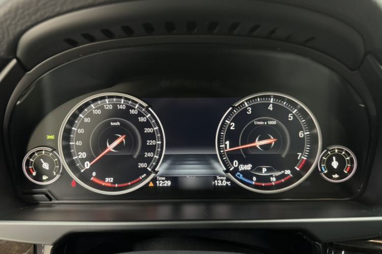 Used BMW X5 2018 xDrive28i Interior 4