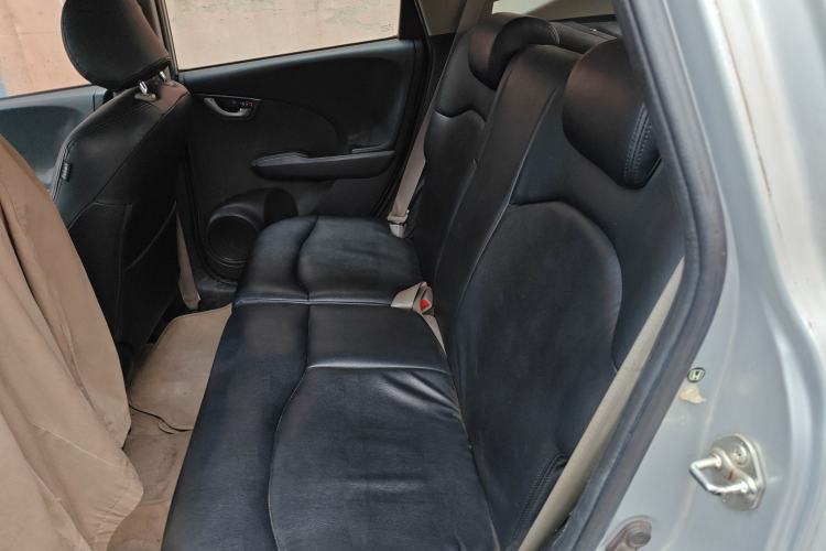 Used Honda Fit 2008 1.3L manual comfort version