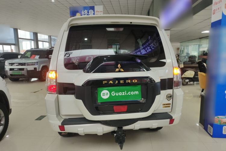 Used Mitsubishi Pajero 2018 V97 3.8L 5-Door GLS Sunroof Dual Differential – Middle East