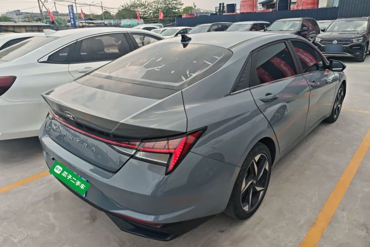 Used Hyundai Elantra 2021 1.5L CVT LUX Prestige Edition Rear Right 45 Deg