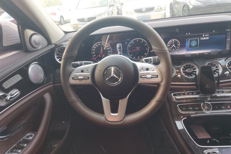Used Mercedes-Benz E-Class 2019 Facelifted E 300 L Stylish Version Steering Wheel