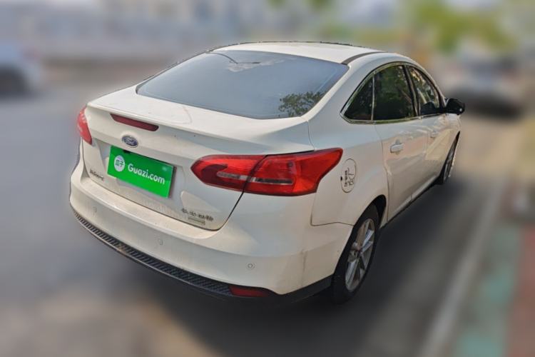 Used Ford Focus 2015 Sedan EcoBoost 125 Manual – Ultra-Style Edition