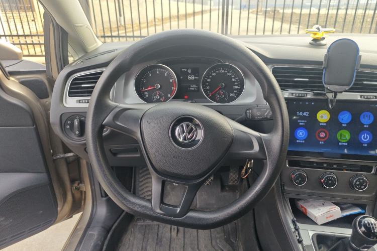 Used Volkswagen Golf 2015 1.6L Manual Fashion Edition Steering Wheel