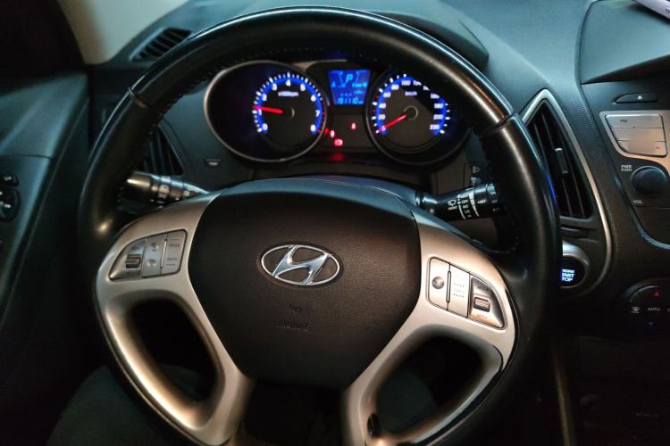 Used Hyundai ix35 2015 2.0L Automatic 2WD Smart Version China V Standard
