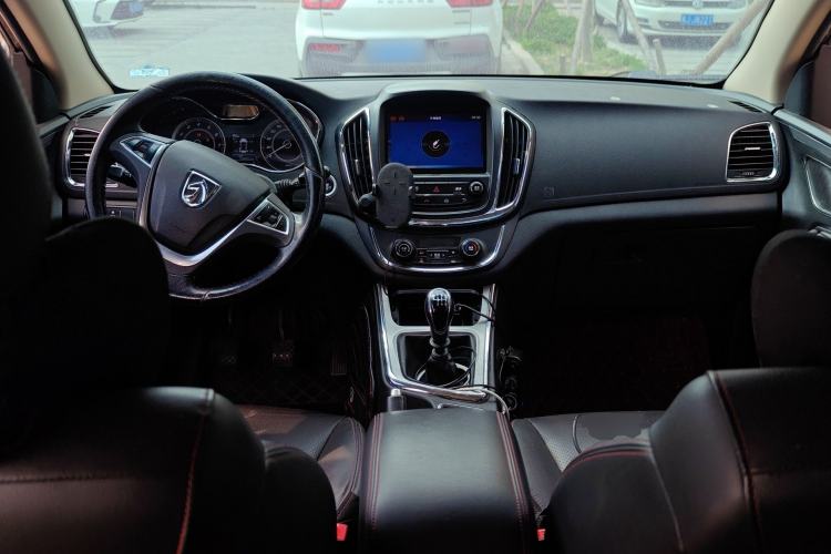 Used Baojun 560 2016 1.8L Manual Luxury Edition