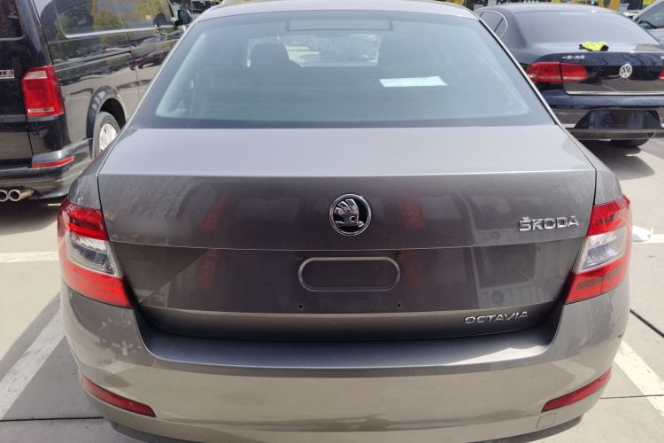 Used Skoda Octavia 2015 1.6L Automatic Yijie Edition
