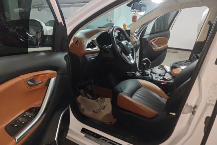 Used Soueast DX7 2015 1.5T Manual Luxury Model
