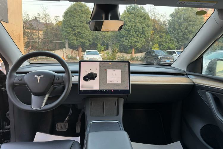 Used Tesla Model Y 2021 Long-Range All-Wheel-Drive Version 3D7