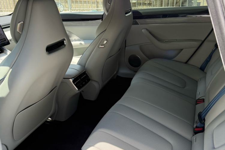 Used Hima Luxeed S7 2025 855 km Max Interior 3