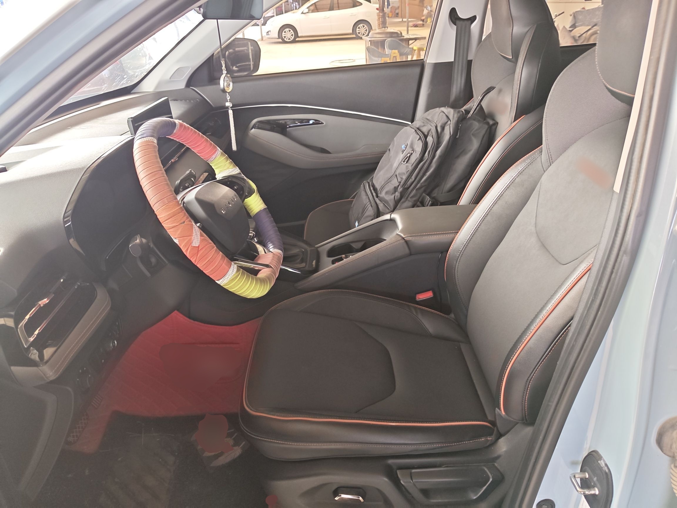 Переднее сиденье в автомобиле