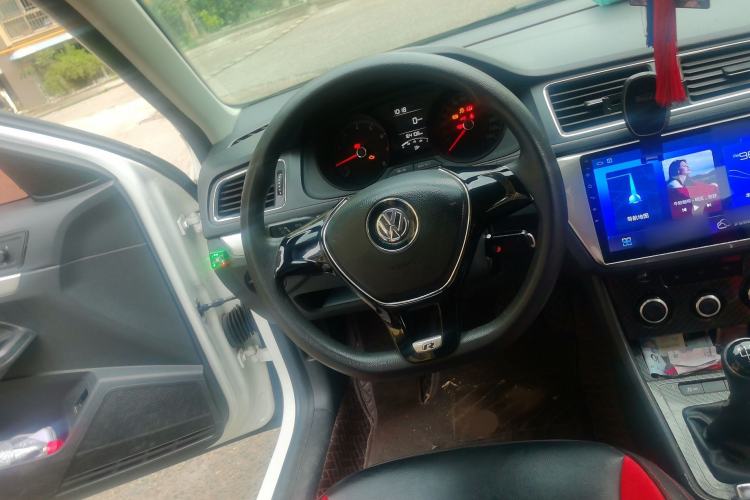 Used Volkswagen Lavida 2017 1.6L Manual Fashion Edition
