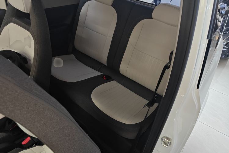 Used Geely Galaxy Panda 2025 210 km – Yuanqi Bear Left Rear Seat