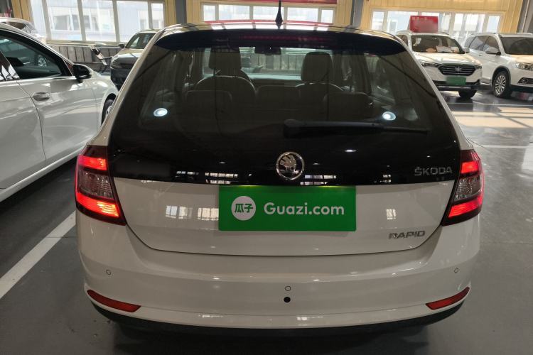Used Skoda Rapid Spaceback 2014 1.6L Automatic Enjoyment Edition