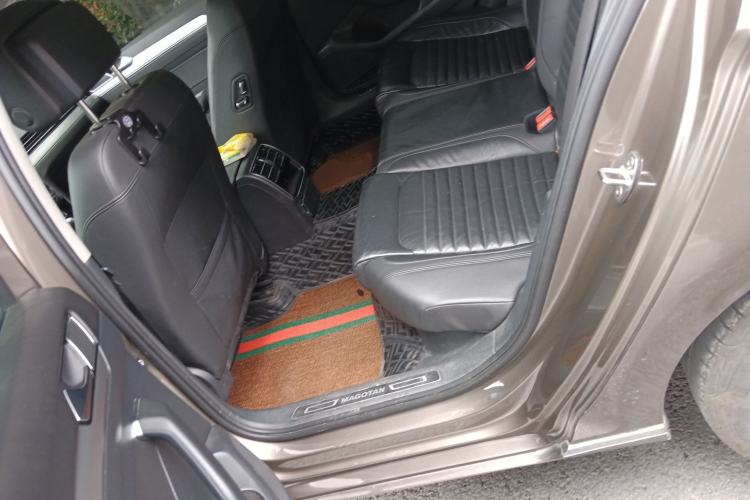 Used Volkswagen Magotan 2017 330TSI DSG Leading Model
