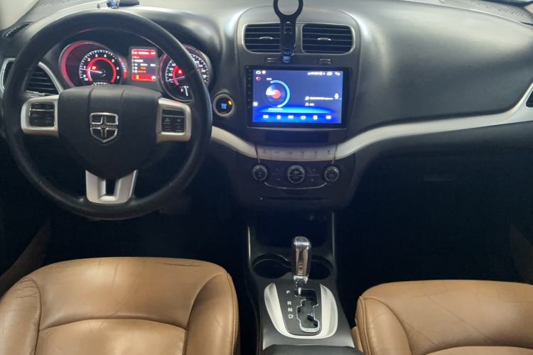 Used Dodge Journey 2013 2.4L Two-Wheel Drive Luxury Version