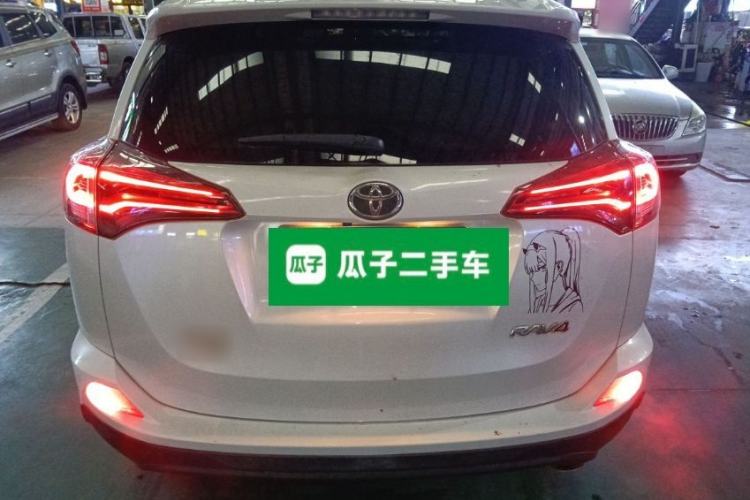 Used Toyota RAV4 2016 2.0L CVT Two-Wheel Drive Fashion Edition China V Standard