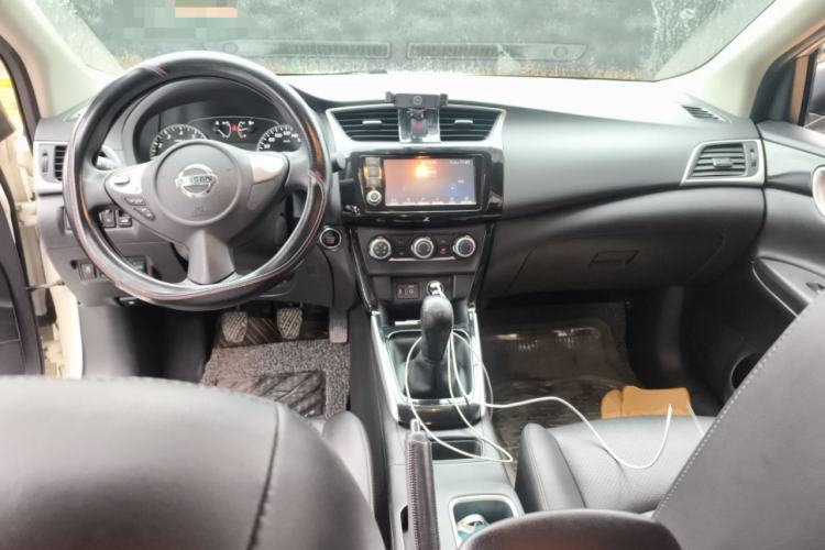 Used Nissan Sylphy 2021 Classic 1.6XL Manual Luxury Edition Center Console