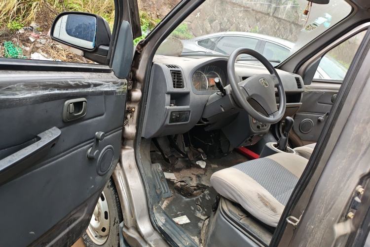 Used BAIC Weiwang 306 2011 1.3L base model 7 seats
