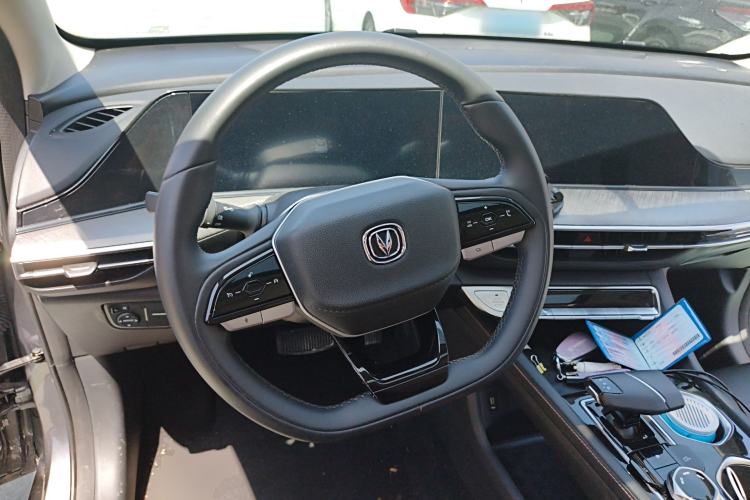 Used CHANGAN Eado 2023 Changan Edition PLUS Blue Whale NE 1.4T GDI DCT Prestige Version
