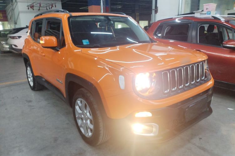 Used Jeep Renegade 2017 180T Automatic High-Energy Version Front Right 45 Deg
